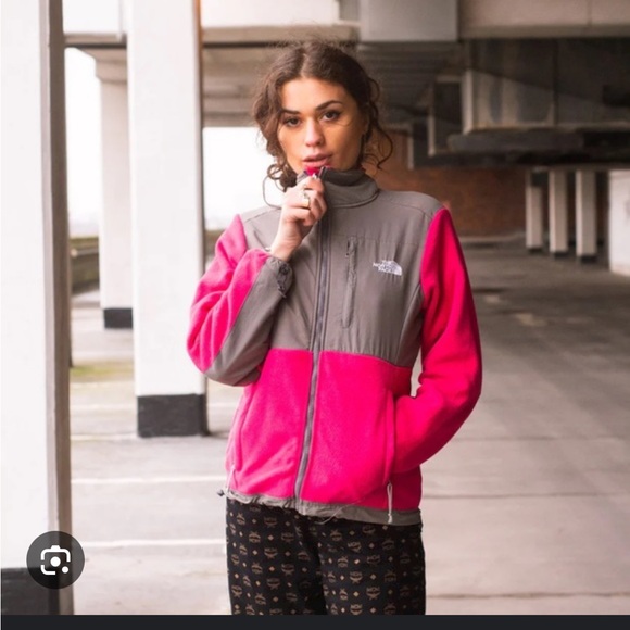 Retro Denali Northface woman’s fleece jacket - medium - - Picture 1 of 7